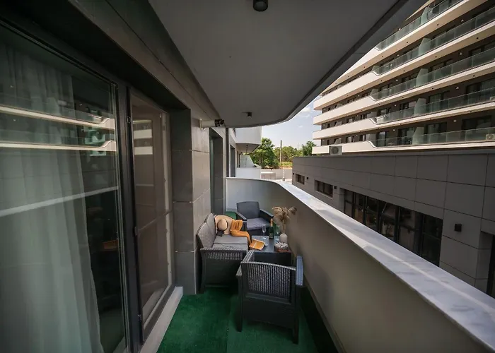 Breeze Of The Sea In Odyssey Spa&pool Mamaia