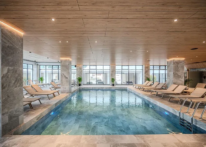 Breeze Of The Sea In Odyssey Spa&pool * Mamaia