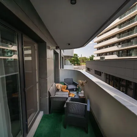 Breeze Of The Sea In Odyssey Spa&pool Mamaia